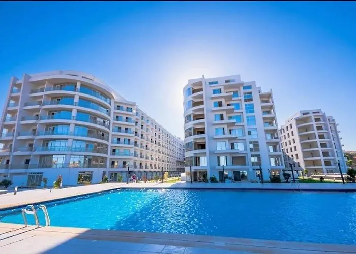 Sea Scape Scandic Families & Foreigners * Hurghada